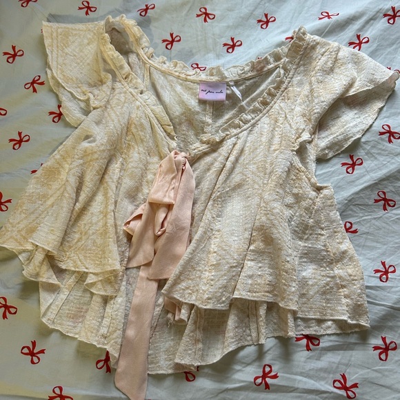 Cream Ruffled Women's Top - Picture 2 of 2